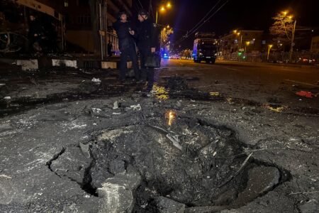 Ukraine-Russia warfare newest: Putin’s forces launch over 150 lethal glide bombs in large air assault