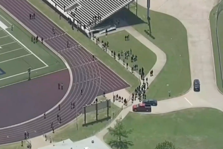 At least 4 injured at Dallas highschool taking pictures prompting huge police response