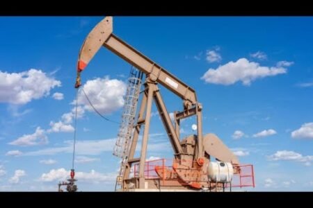 Oil Prices Feel Impact of Trade Turmoil Ahead of US-Iran Meeting